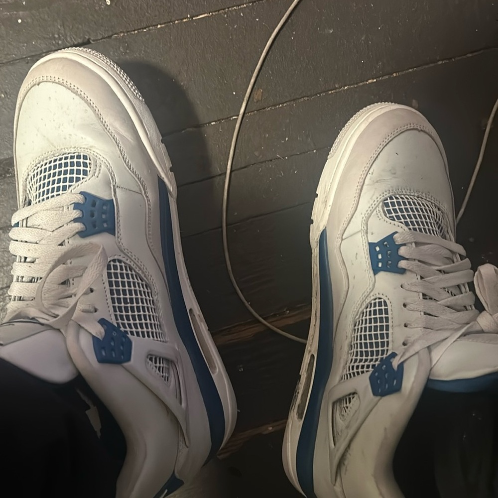 Jordan 4s